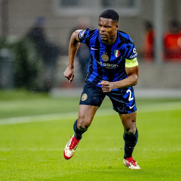 Mid-style: Barcelona and Manchester City are interested in Inter Milan defender Dumfries, the player s termination fee is 25 million euros