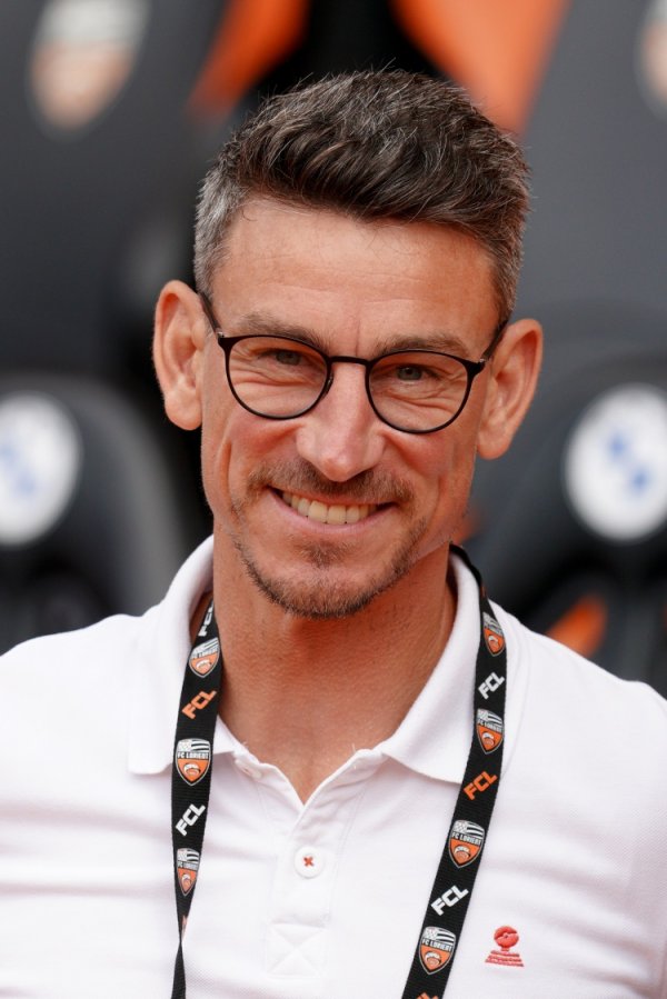 Koscielny: Wenger s work at Arsenal is exemplary, Arteta s success not surprising